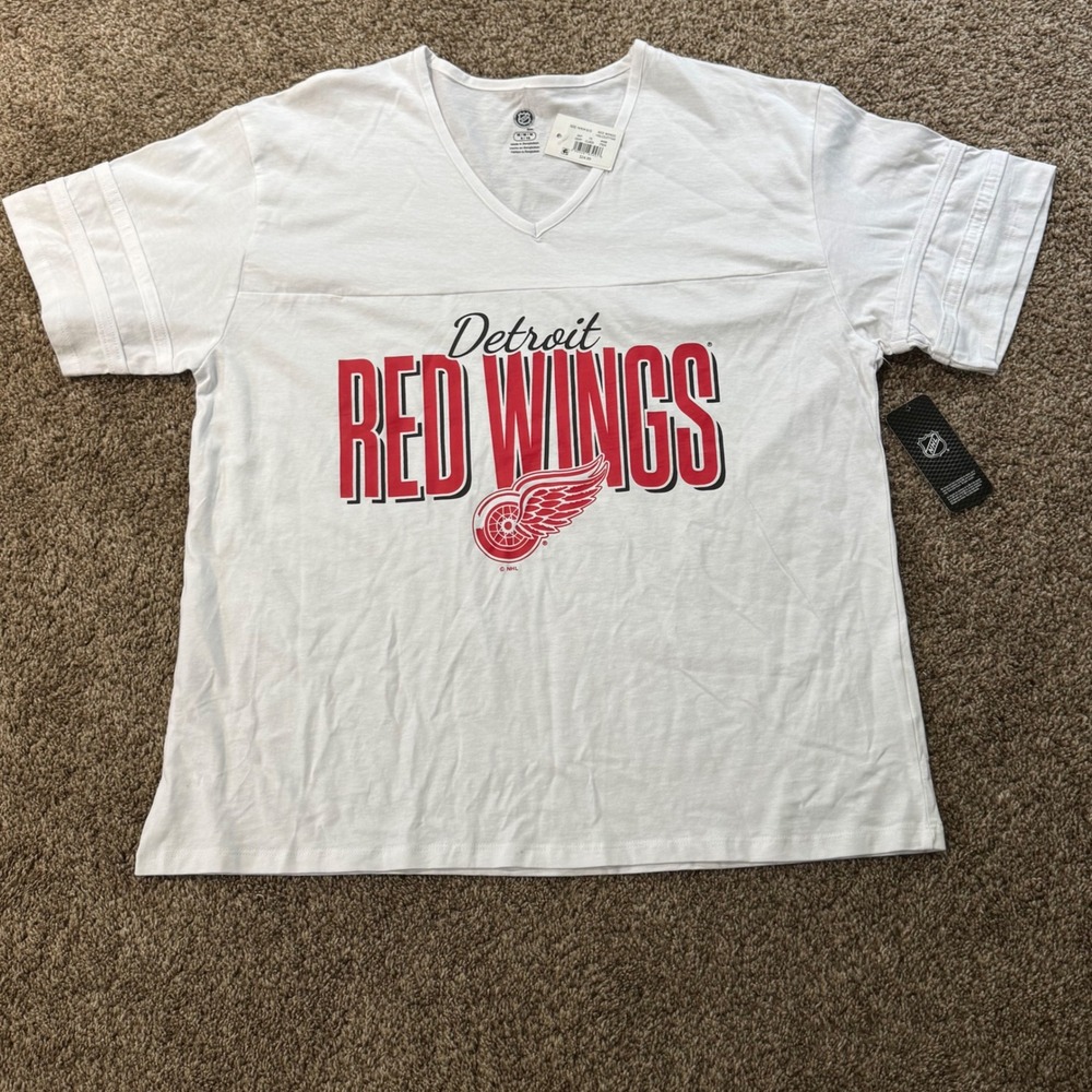NHL Women White Detroit Red Wings V-Neck Graphic Tee Shirt Size M 8/10 NWT